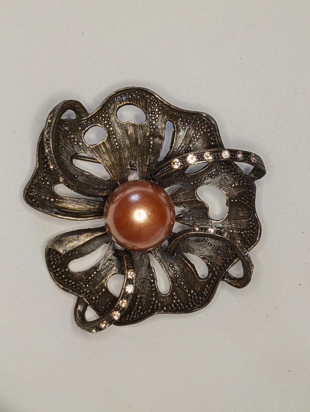 Antiqued Bronze Openwork Ribbon Bow Brooch Copper Faux Pearl Accent Pin